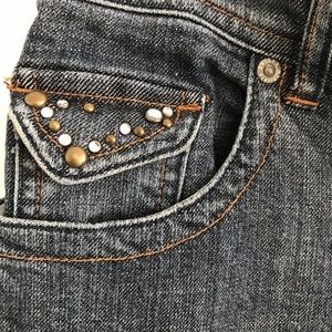 Chico’s Platinum cropped jeans 30”-31”waist Chico size 1